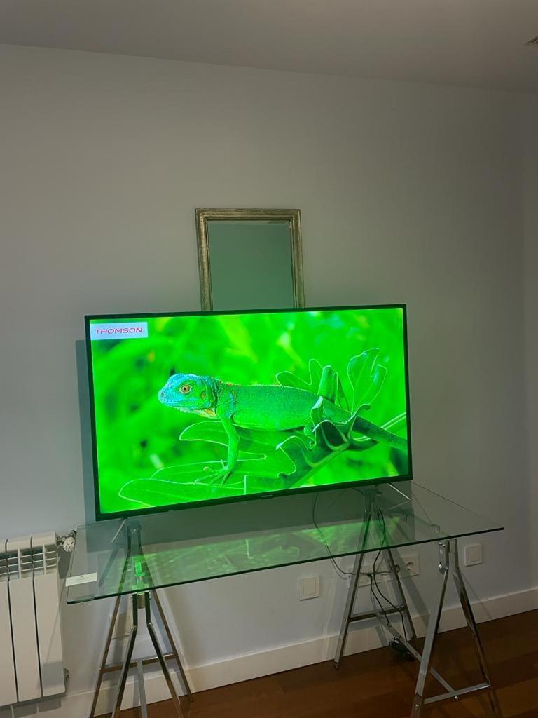 Space In The Villa With Poll Near Golf In Madrid Extérieur photo