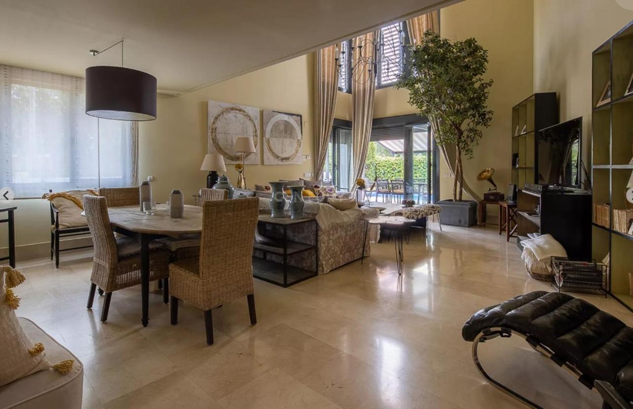 Space In The Villa With Poll Near Golf In Madrid Extérieur photo